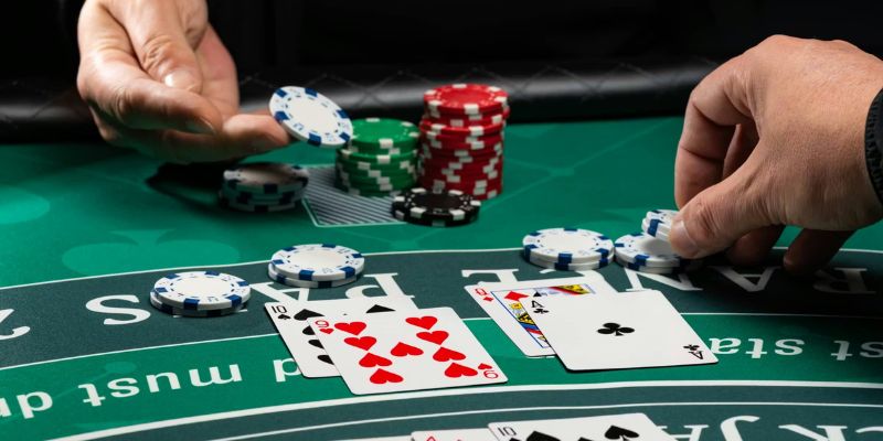 Xì dách quản lý quyết định rút bài